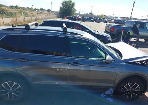 2019 Volkswagen Tiguan 2.0T Se/2.0T Sel/2.0T Sel R-Line/2.0T Sel R-Line Black from USA, damaged, VIN 3VV2B7AX5KM201062